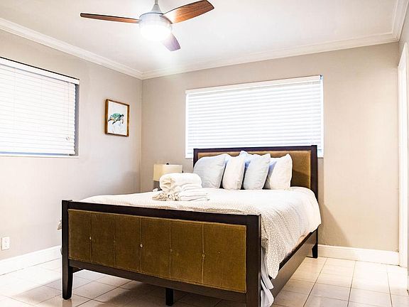 4th image of 1546 NE 45th St #1