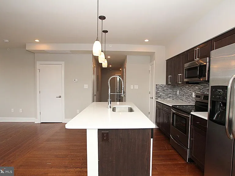 400 S 45th St #4D — Photo 3