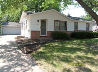 4208 66th St, Urbandale, IA 50322