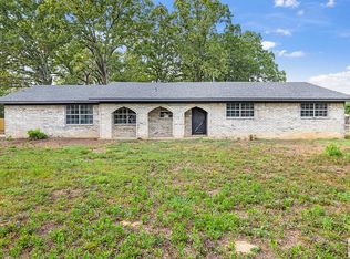 31 Defense Rd, Hooks, TX 75561