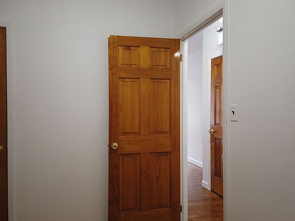 4th image of 641 Hudson St APT 2D
