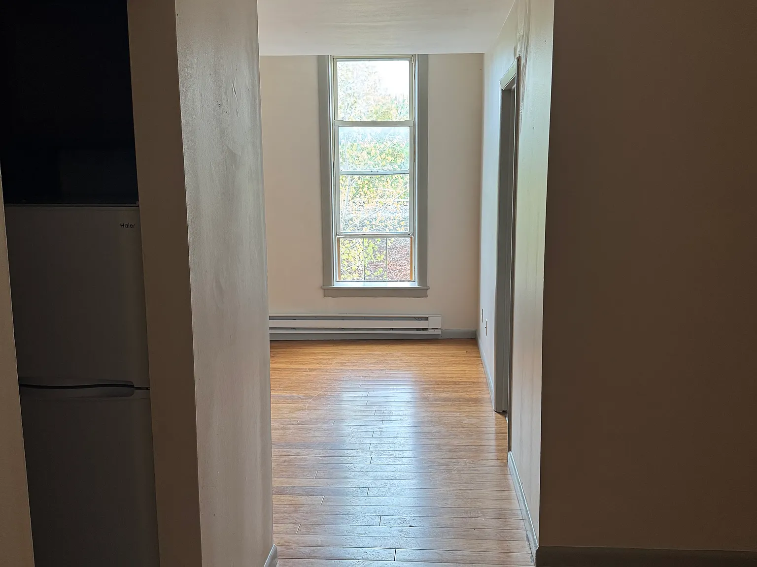 2 bed, 1000 sqft, $1,380 — Photo 2