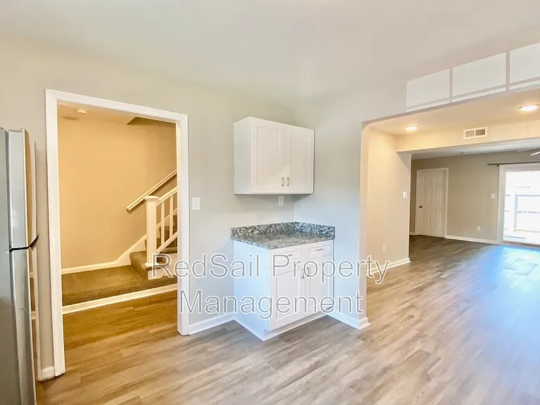 398 Circuit Ln #E — Photo 5