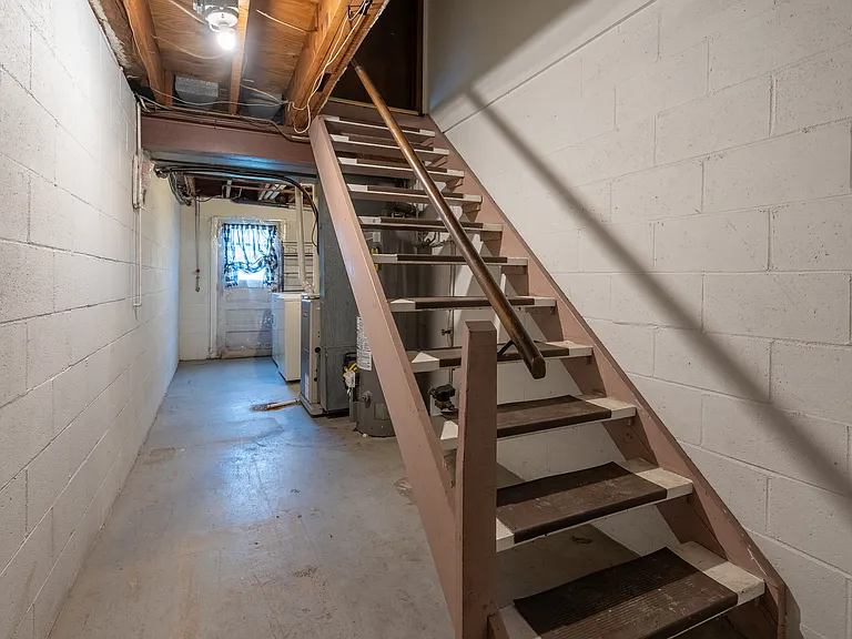 319 Dersam St — Photo 15