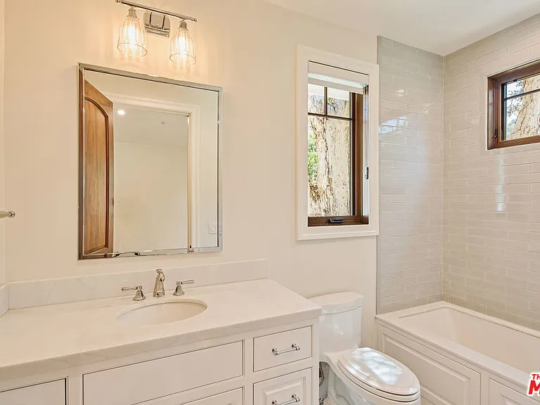 5561 Horizon Dr — Photo 20