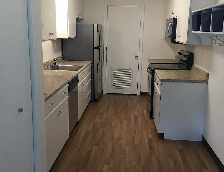51 Hilltop Dr — Photo 14