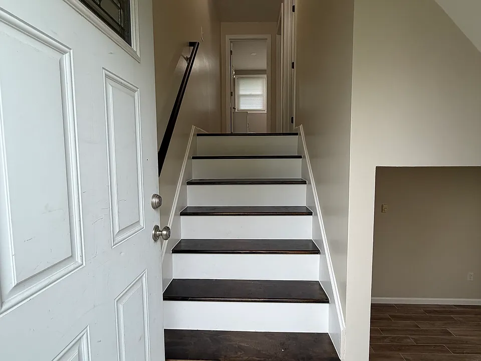 13-15 Columbia Ave #13