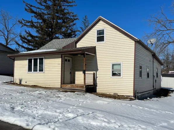 112 Cherry St, West Union, IA 52175