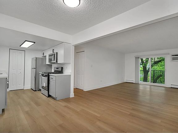 2nd image of 1666 Ishnala Dr APT 201