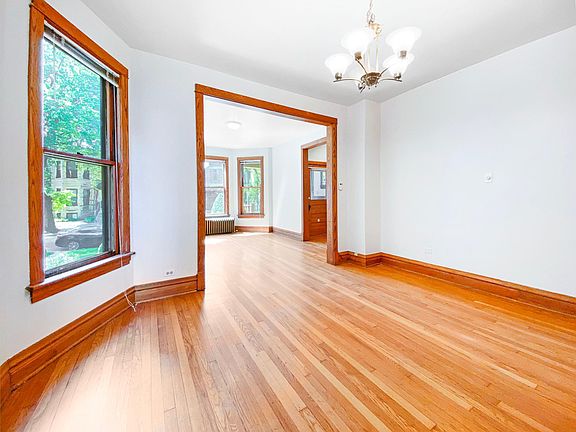 3rd image of 3925 N Hamilton Ave #1F