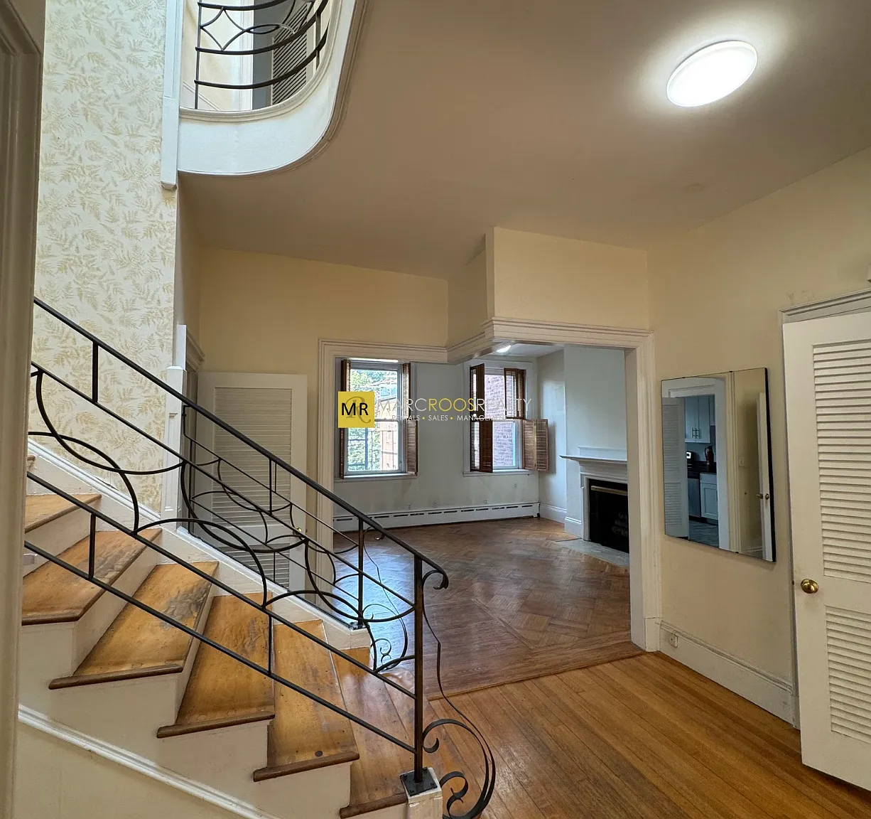 2 bed, 2.5 bath, 2200 sqft, $4,750 — Photo 1