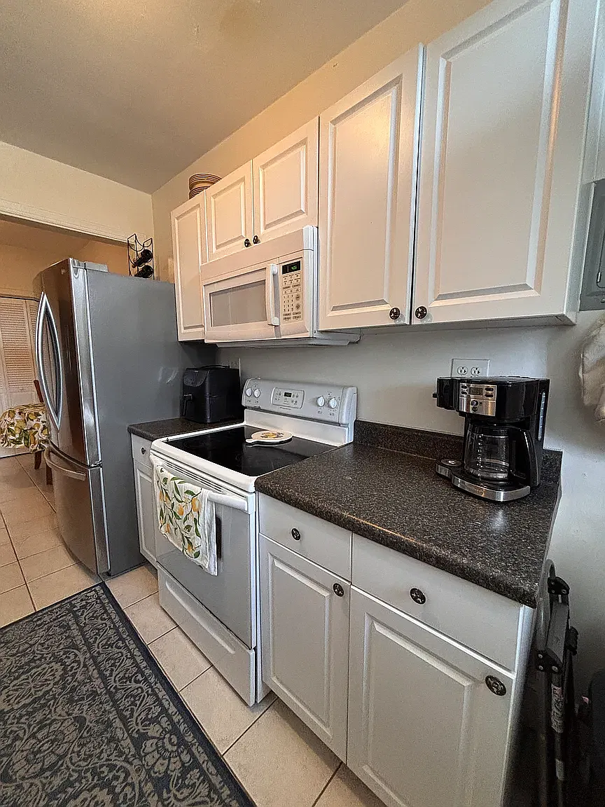 742 Washington Park — Photo 3