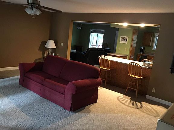 3rd image of 2848 W Lakeview Dr