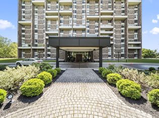 1000 Urlin Ave APT 1515, Grandview, OH 43212