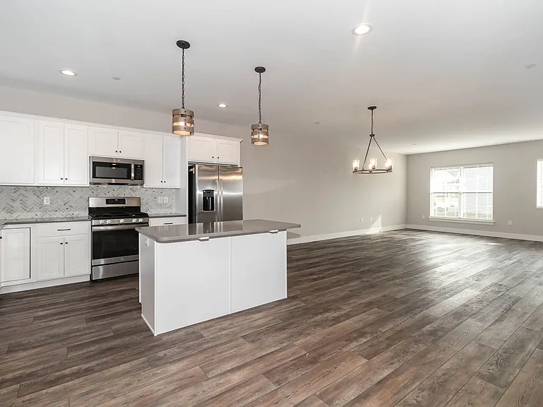 102 Stickley Dr — Photo 8