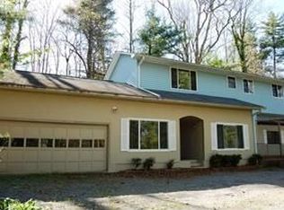 500 Fairway Dr, Hendersonville, NC 28739