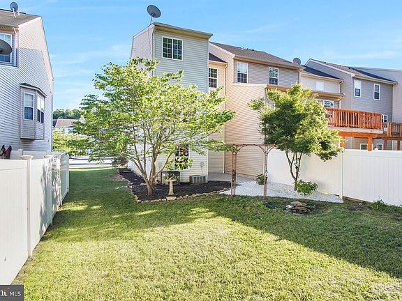 4th image of 260 Country Ridge Dr