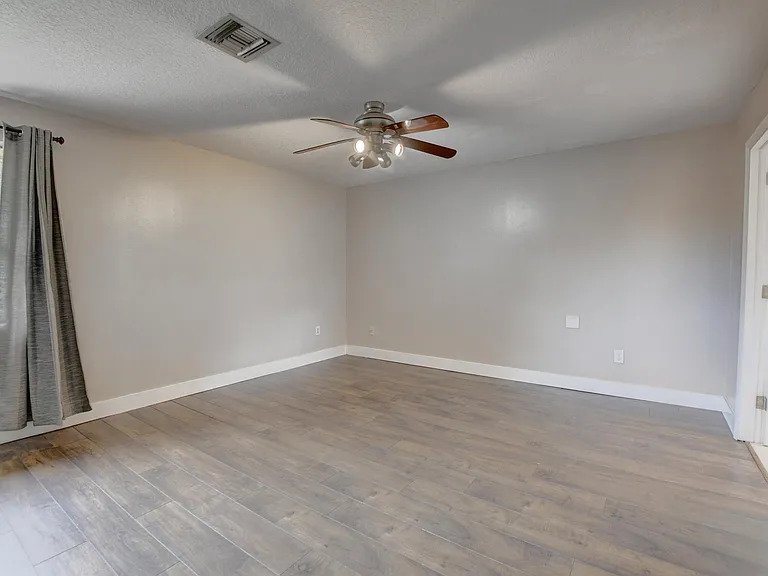 6165 Belleza Ln — Photo 21