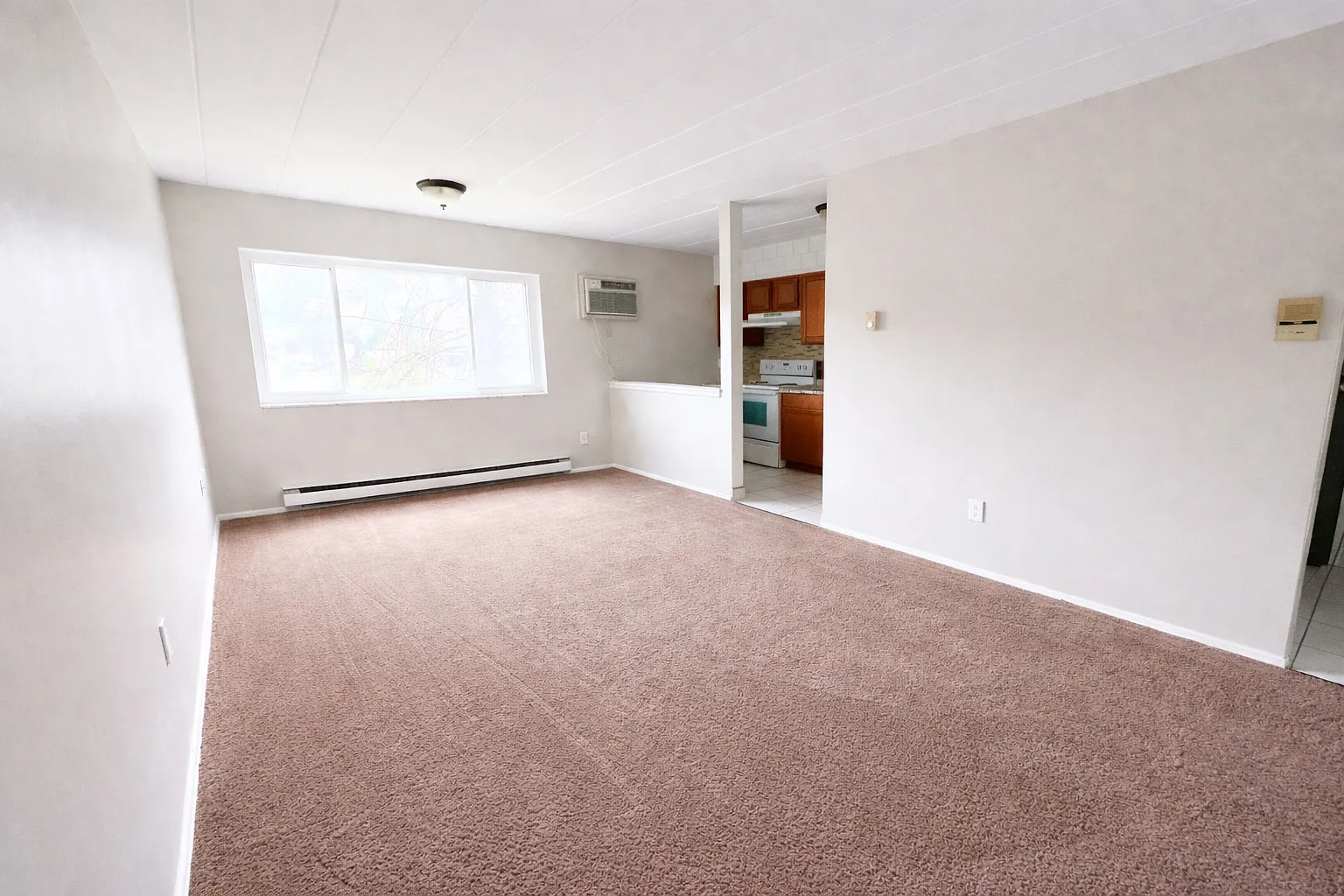 1 bed, $999 — Photo 2