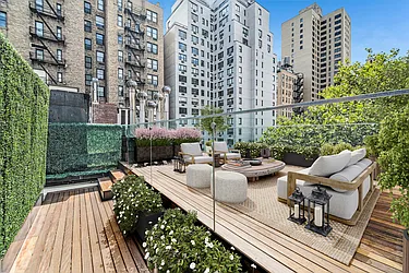 Sold by Societe Real Estate