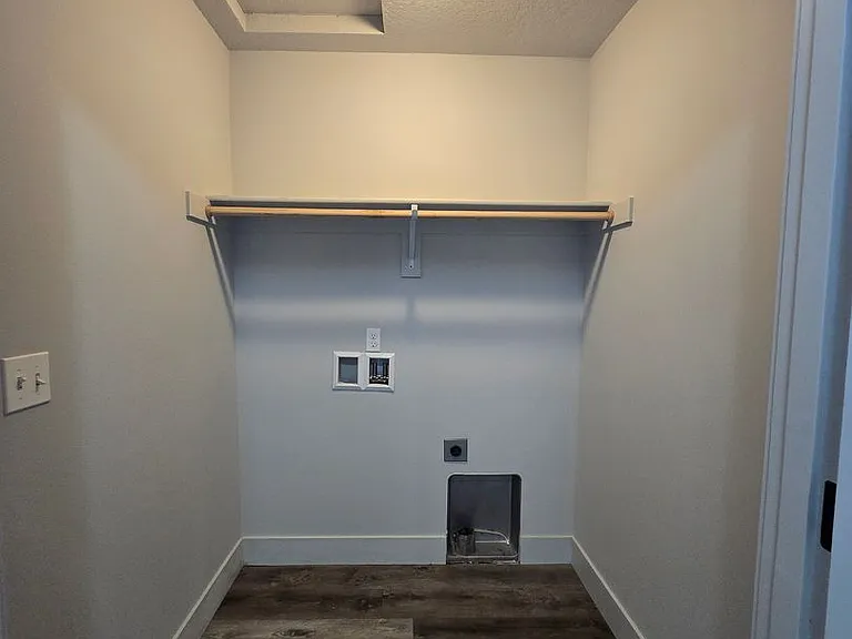 213 Oak St — Photo 23