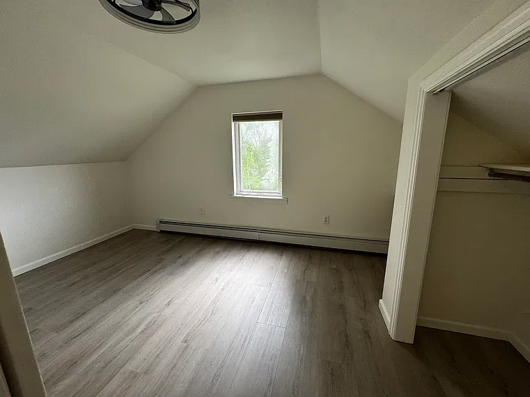 Upstairs bedroom 1