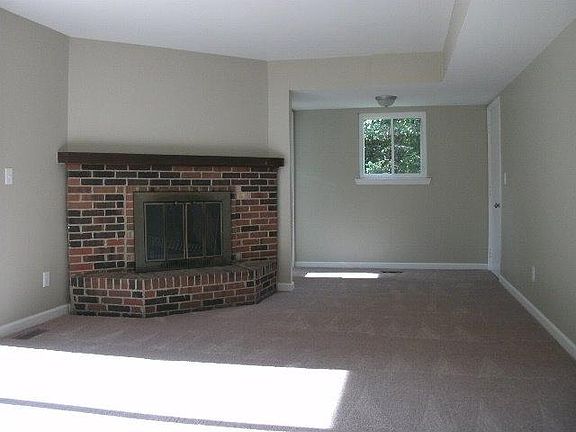 3rd image of 8550 Avon Ct