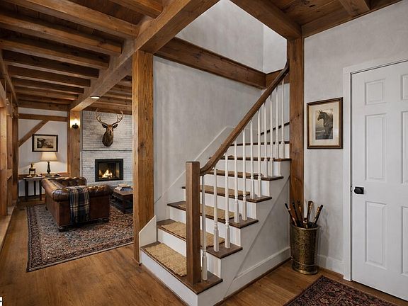 4th image of 868 Old Hundred Rd