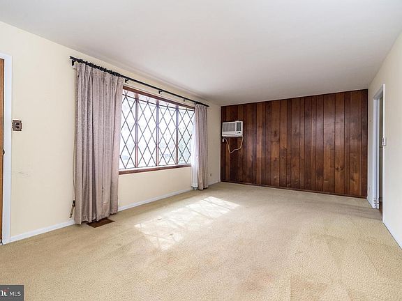 4th image of 305 Devon Rd
