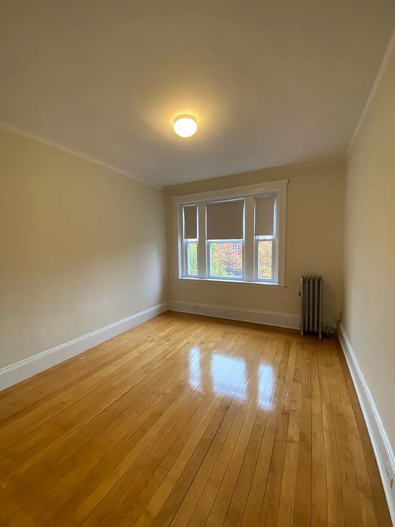 Gorgeous Spacious 2 bed in Brookline available 9/1/2026 — Photo 1