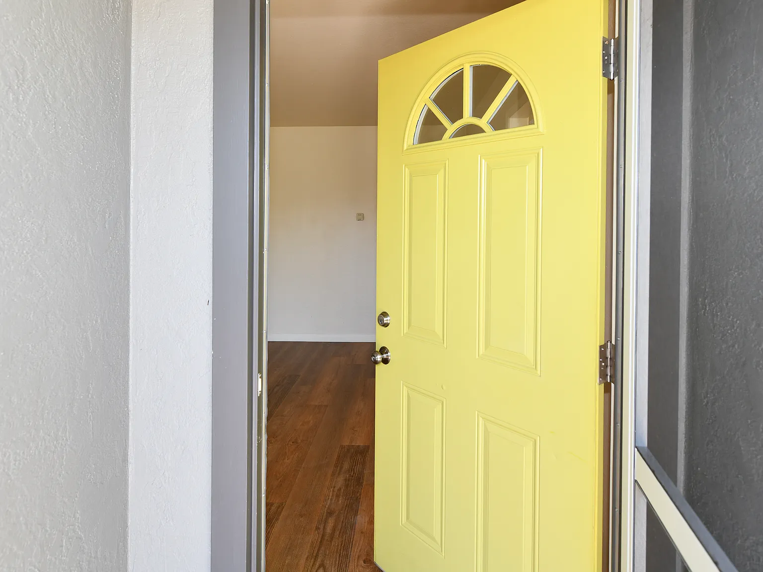 3 bed, $3,275 — Photo 4