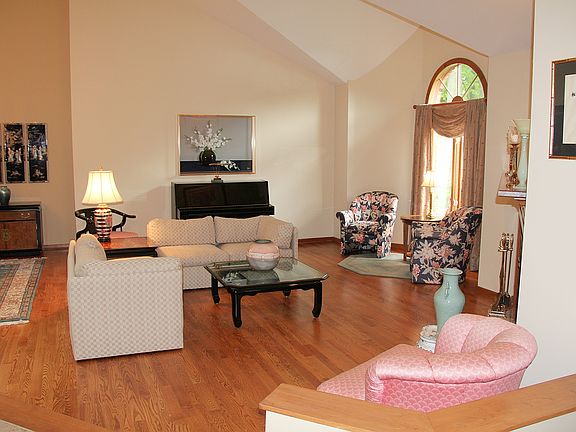 5th image of 6365 Woodland Ct