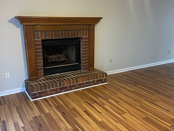 3rd image of 2013 Branchwood Ln