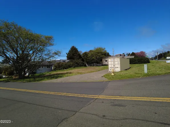 221-243 Marine Dr, Yachats, OR 97498