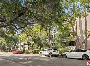 1025 N Kings Rd APT 313, West Hollywood, CA 90069