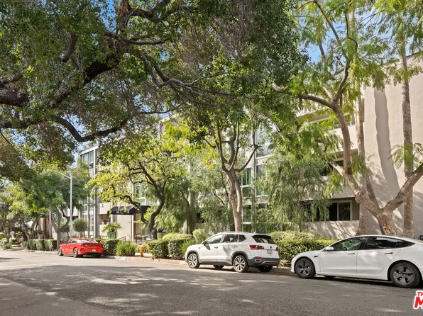 1025 N Kings Rd APT 313, West Hollywood, CA 90069