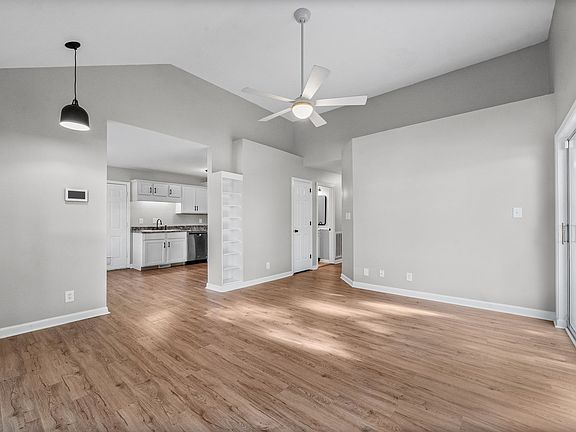 5th image of 75 Grassmire Dr