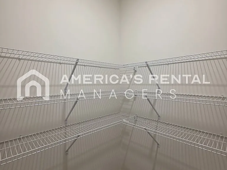 605 Acorn Ct — Photo 18
