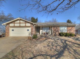 303 W 32nd St S, Sand Springs, OK 74063