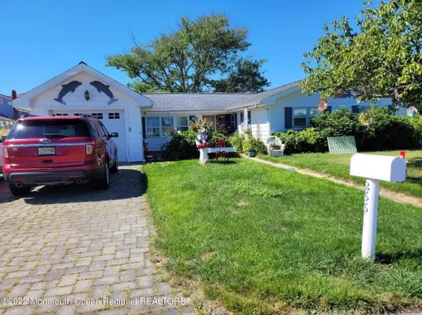 266 Bay Shore Dr, Barnegat, NJ 08005