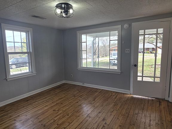 4th image of 211 Garner School House Rd