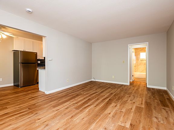 2nd image of 515 Saratoga Ave #3