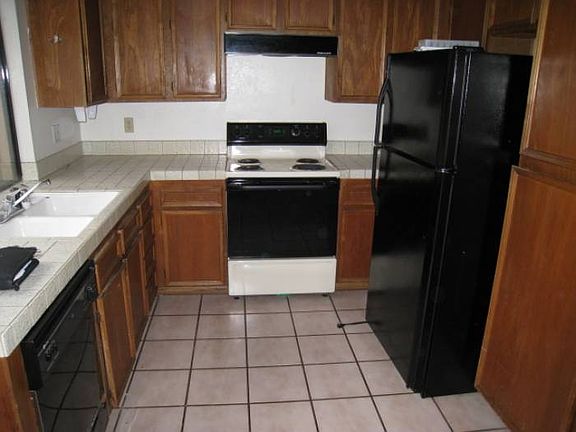 3rd image of 10928 Black Mountain Rd Unit 16