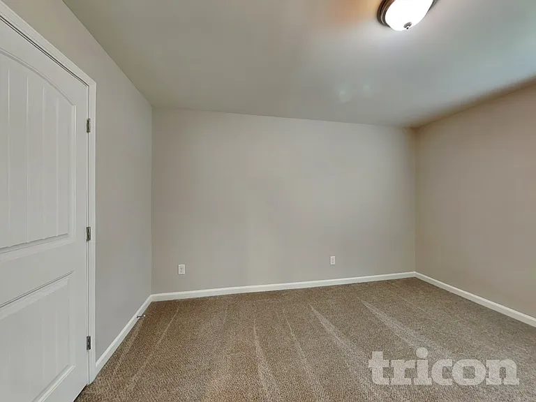 1008 Eldon Ln — Photo 10