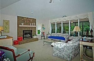 4th image of 19 Dalton Dr