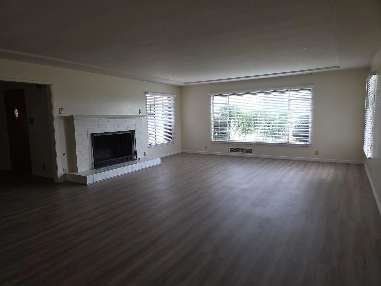 4 bed, 2.5 bath, 3636 sqft, $2,900 — Photo 3