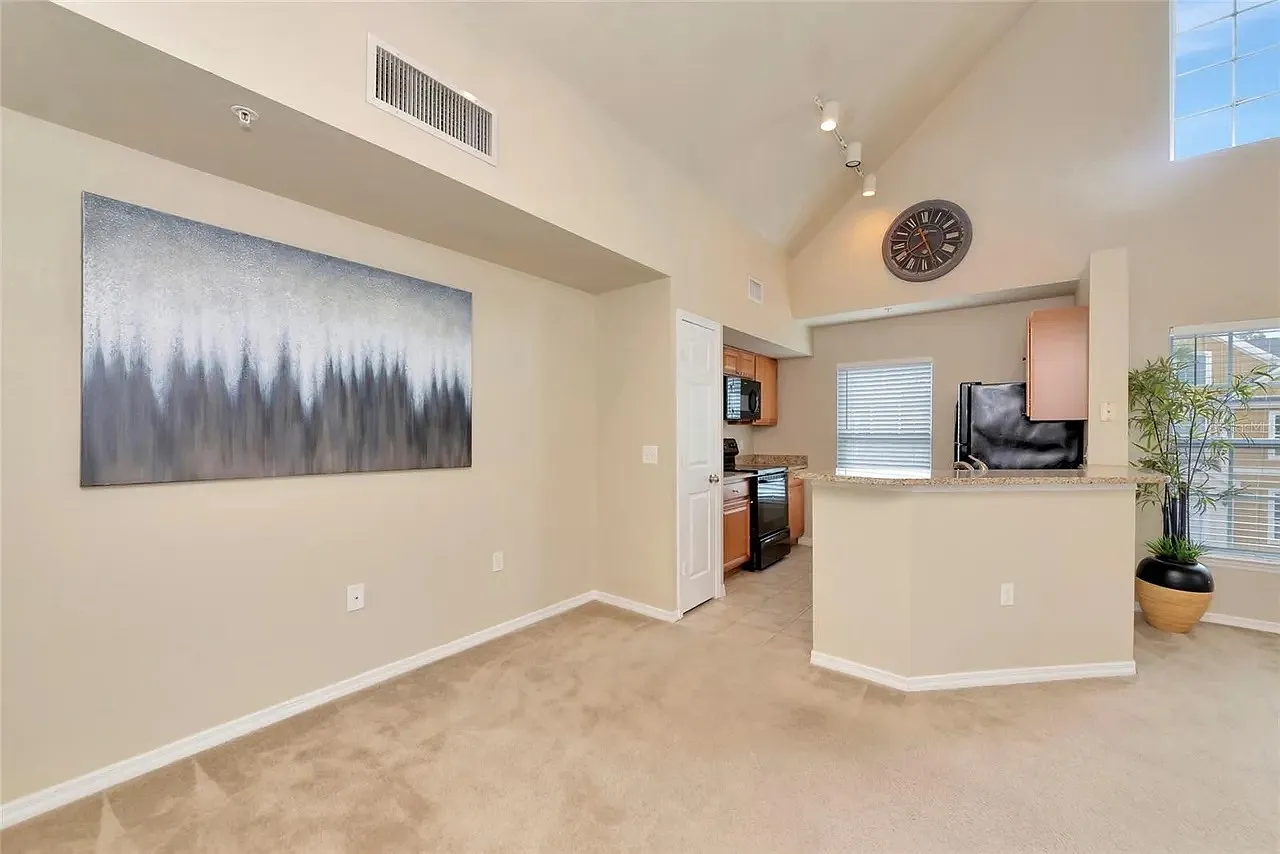2 bed, 1316 sqft, $2,000 — Photo 4