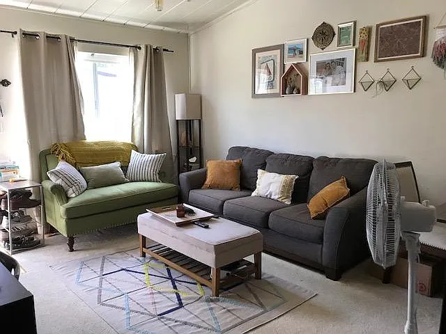 living room with stagging example - 3141 Alma St