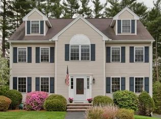 35 Fieldstone Cir, Tewksbury, MA 01876