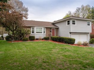 32 Hamlin Dr, West Hartford, CT 06117